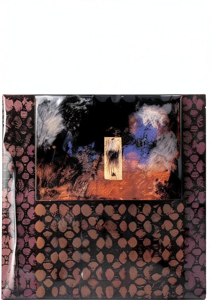 'Libro in inglese aperto su un tavolo con sfondo di una libreria'